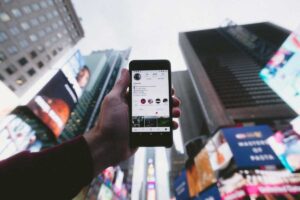 Read more about the article Apple iOS 16.2 beta is here: What’s new and how to install?