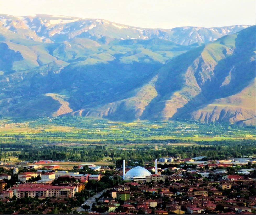 Bu Şehirde Gençliğimi Gördüm / Fuat Çomaklı